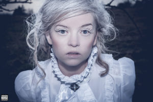 Viktoria alias Puppet - Concept Portrait Photography by Sebastian Kuse - Photographer